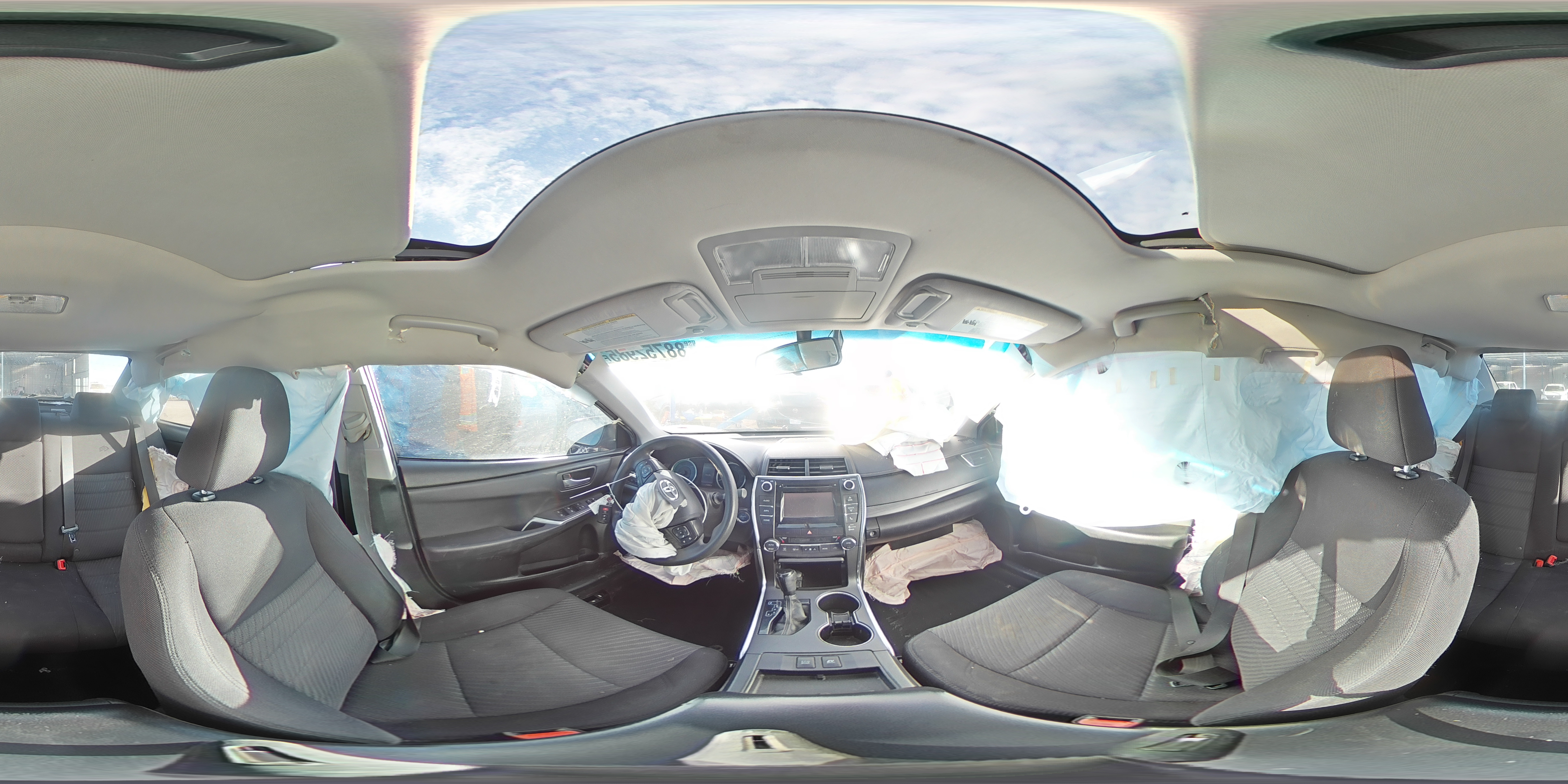 2015 Toyota Camry - Image 13