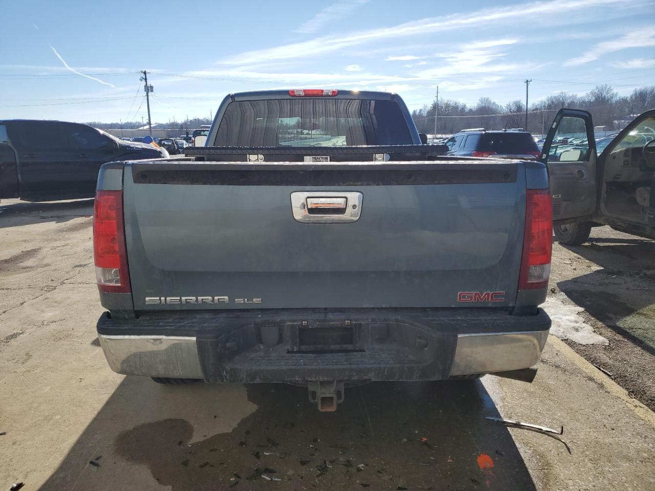 2013 GMC Sierra - Image 6