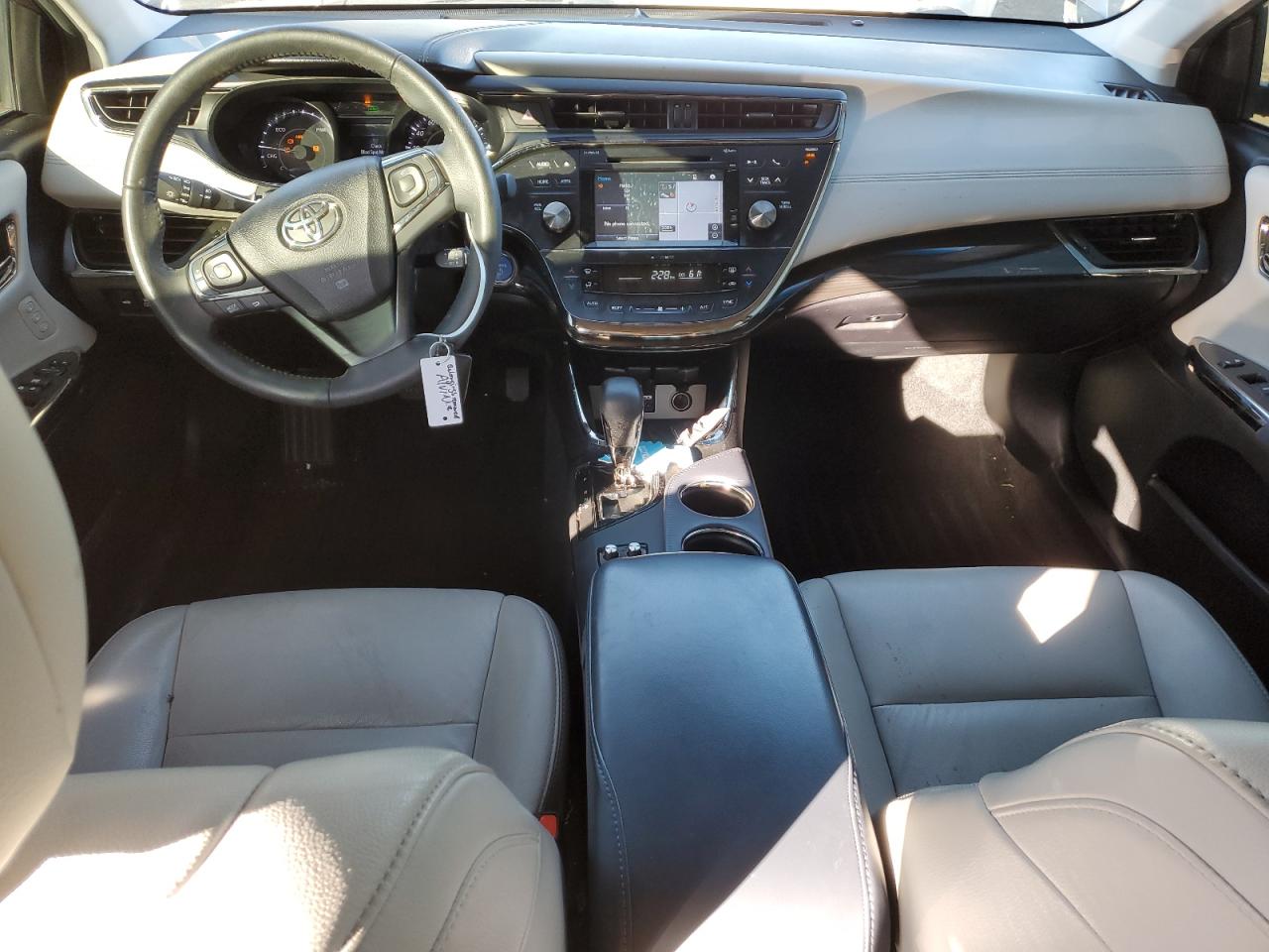 2015 Toyota Avalon - Image 8