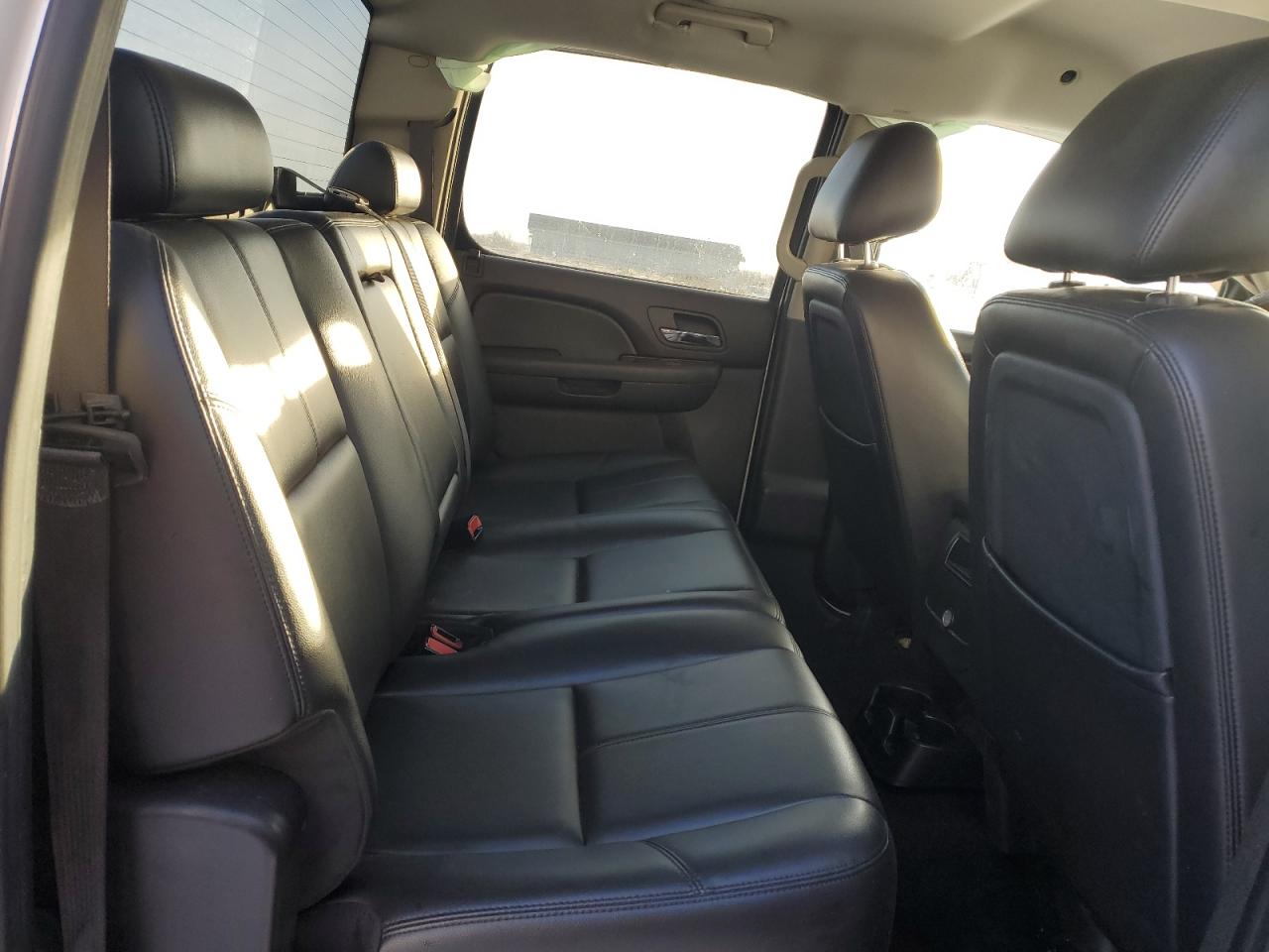 2011 Chevrolet Silverado - Image 10
