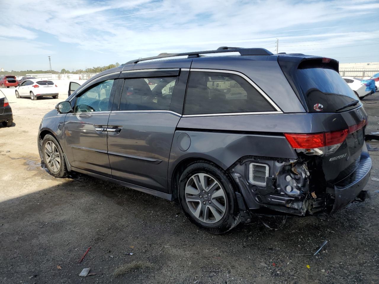 2015 Honda Odyssey - Image 2