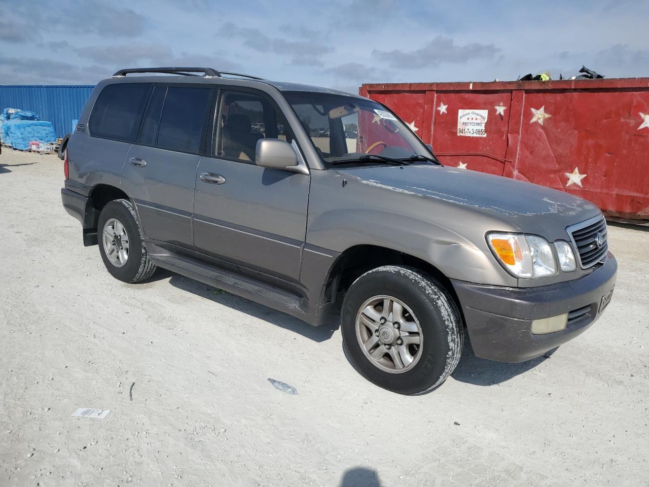 2000 Lexus LX - Image 4