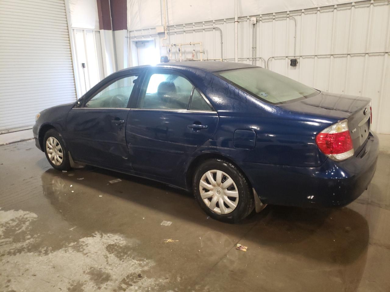 2005 Toyota Camry - Image 2