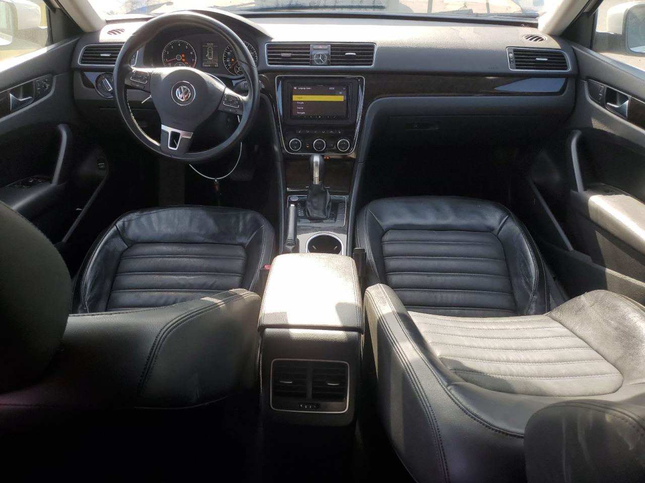 2014 Volkswagen Passat - Image 8