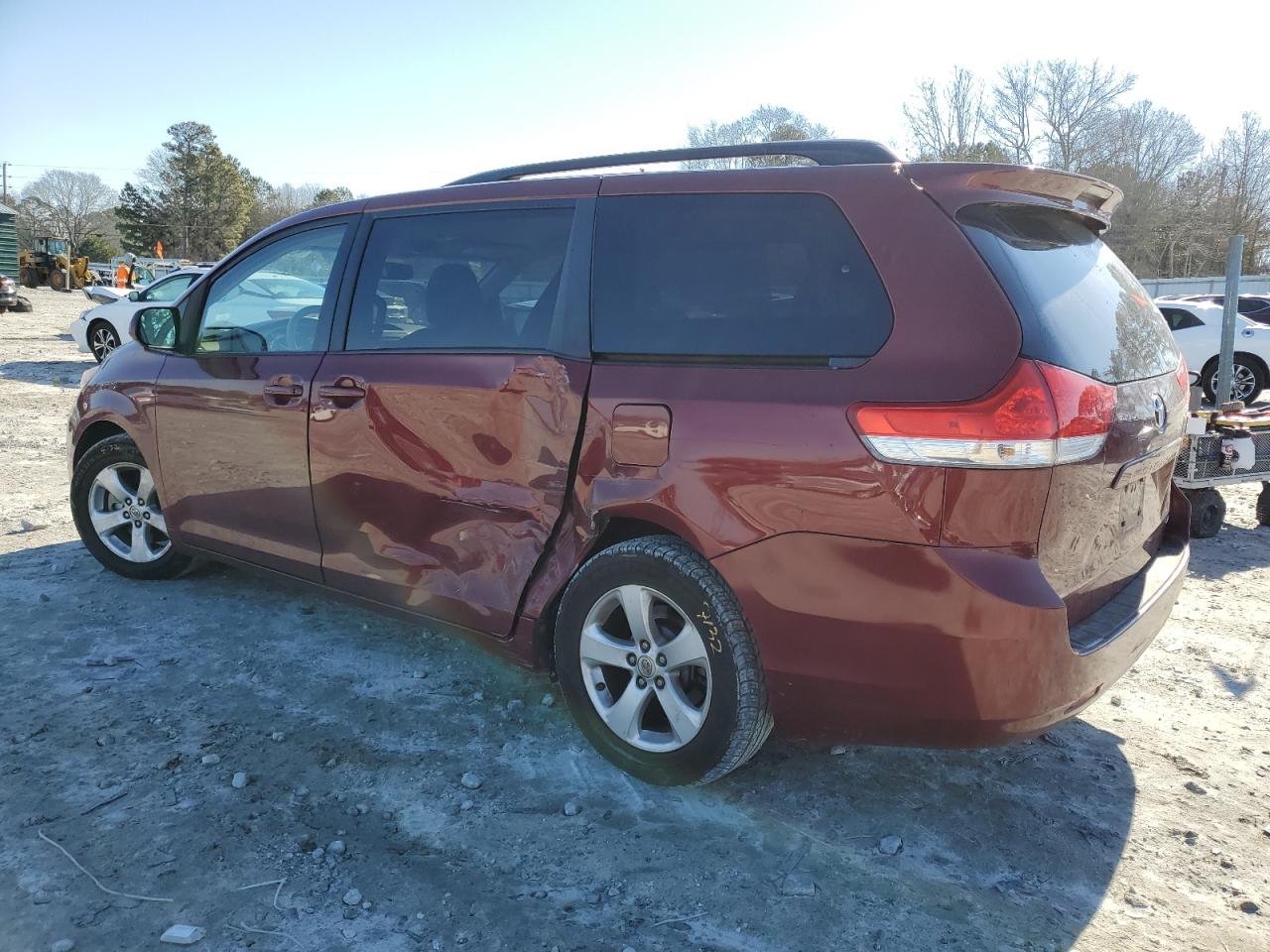 2014 Toyota Sienna - Image 2