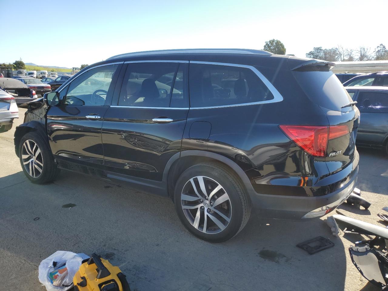 2017 Honda Pilot - Image 2