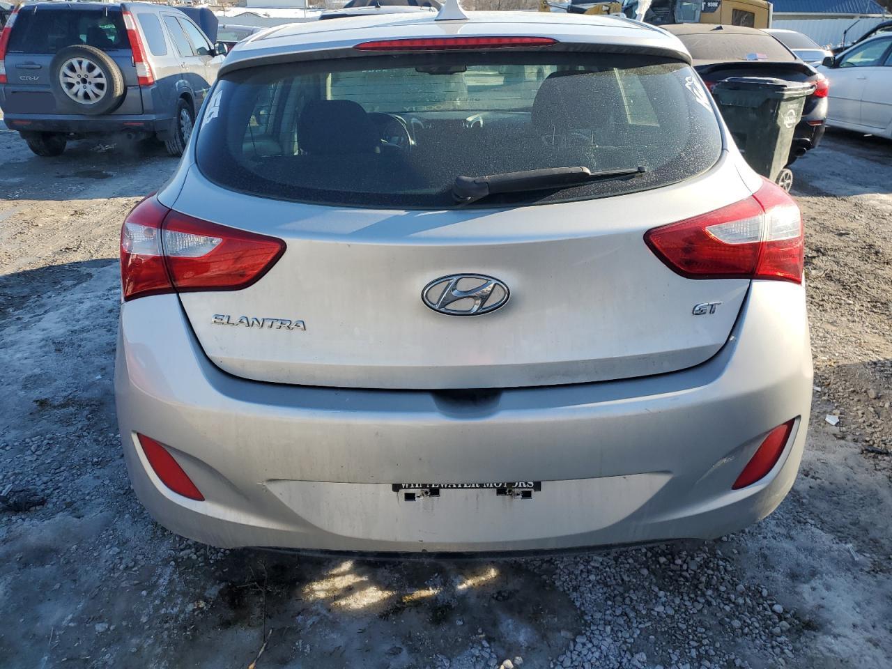 2013 Hyundai Elantra - Image 6