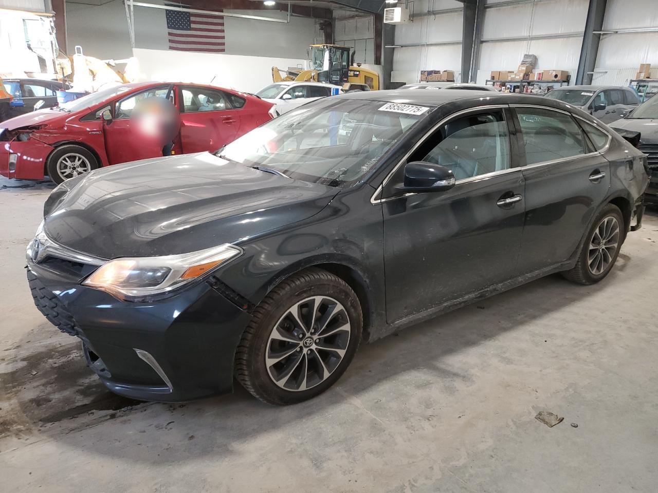 2016 Toyota Avalon - Image 1