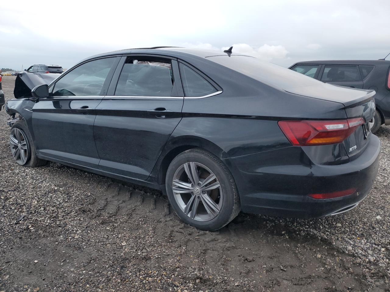 2019 Volkswagen Jetta - Image 2