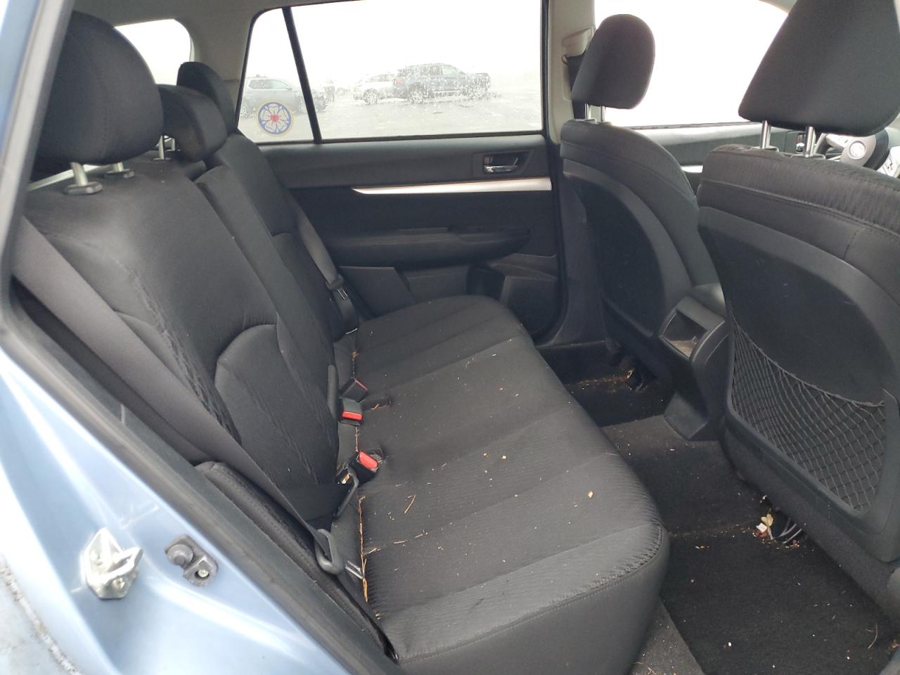 2010 Subaru Outback - Image 11