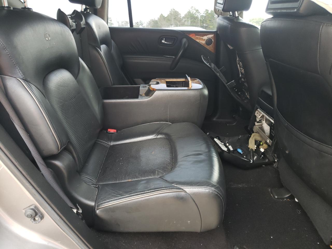 2011 Infiniti QX56 - Image 11