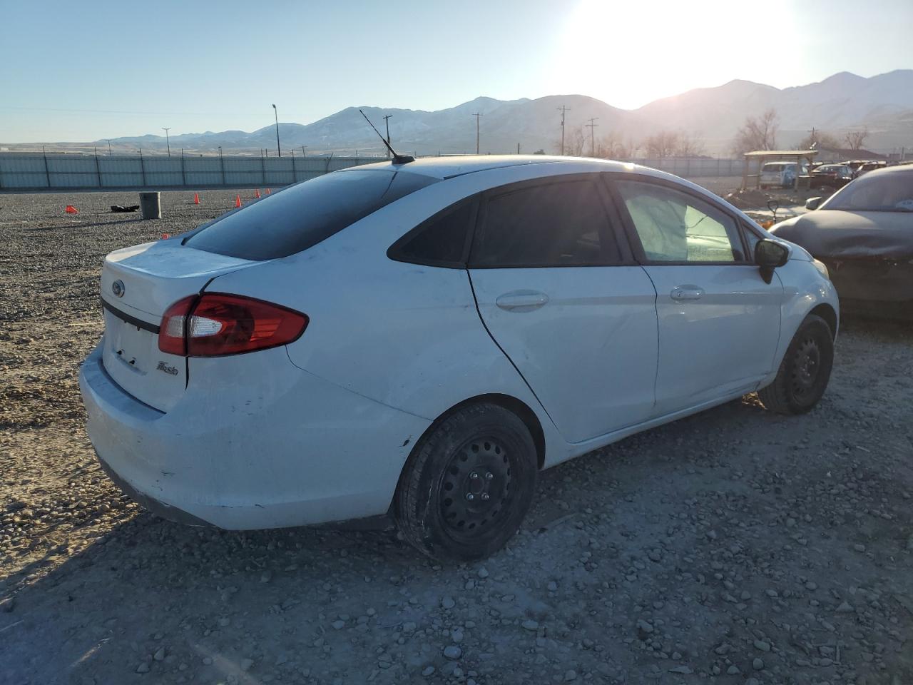 2011 Ford Fiesta - Image 3