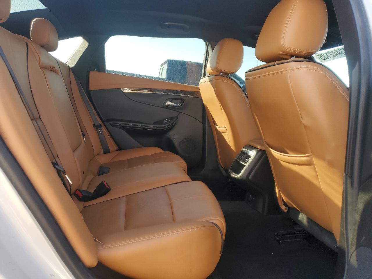 2015 Chevrolet Impala - Image 10