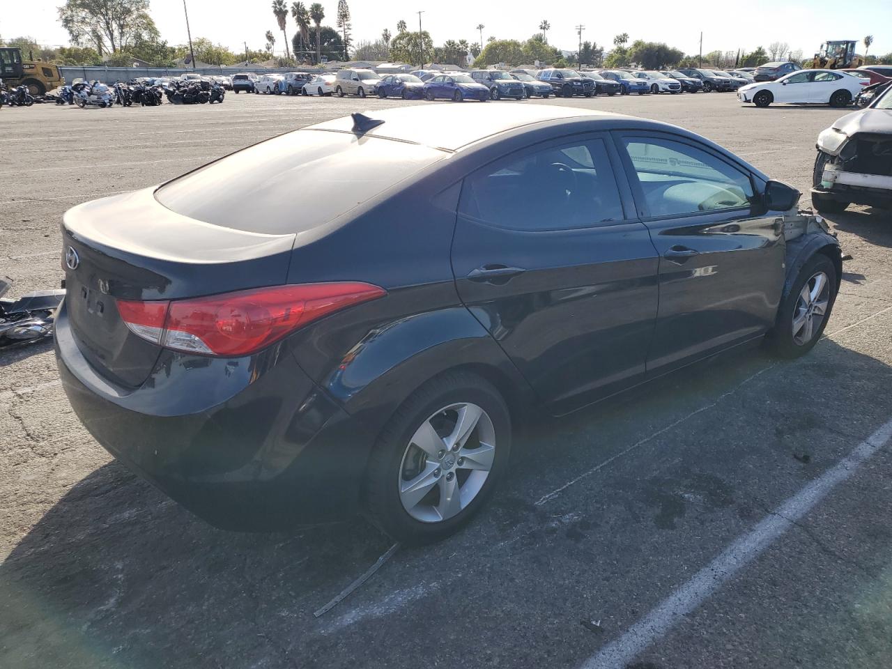 2013 Hyundai Elantra - Image 3