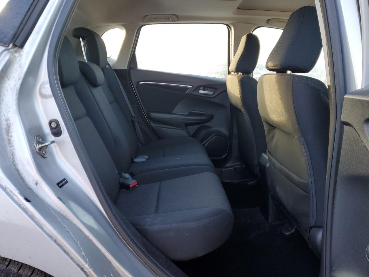 2015 Honda Fit - Image 10