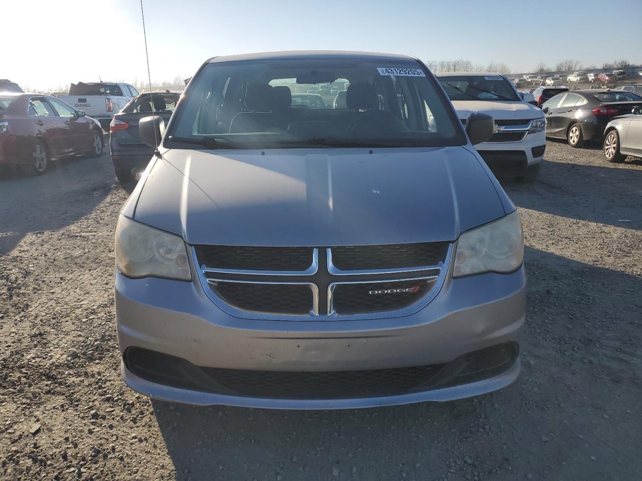 2014 Dodge Caravan - Image 5