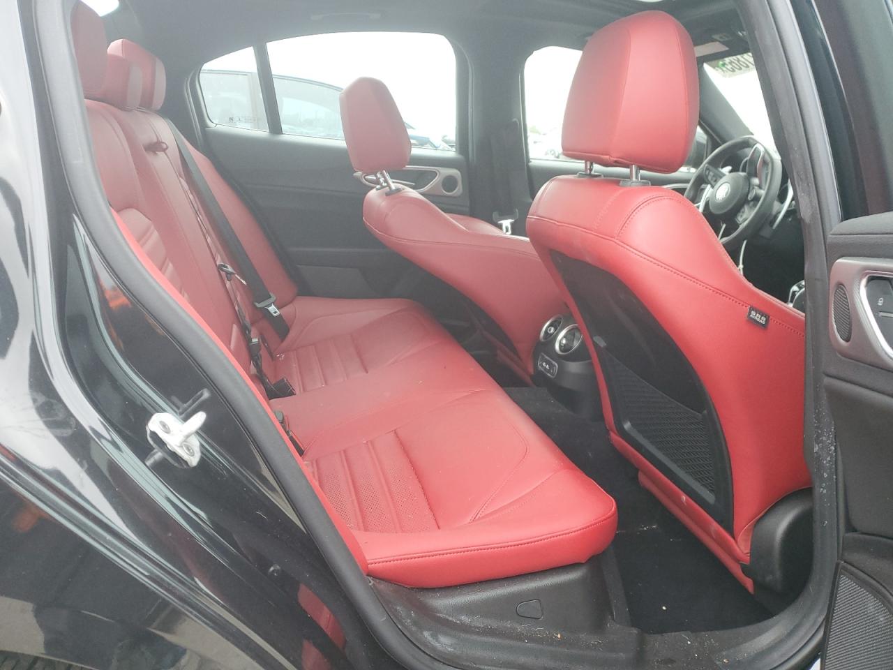 2024 Alfa Romeo Giulia - Image 10