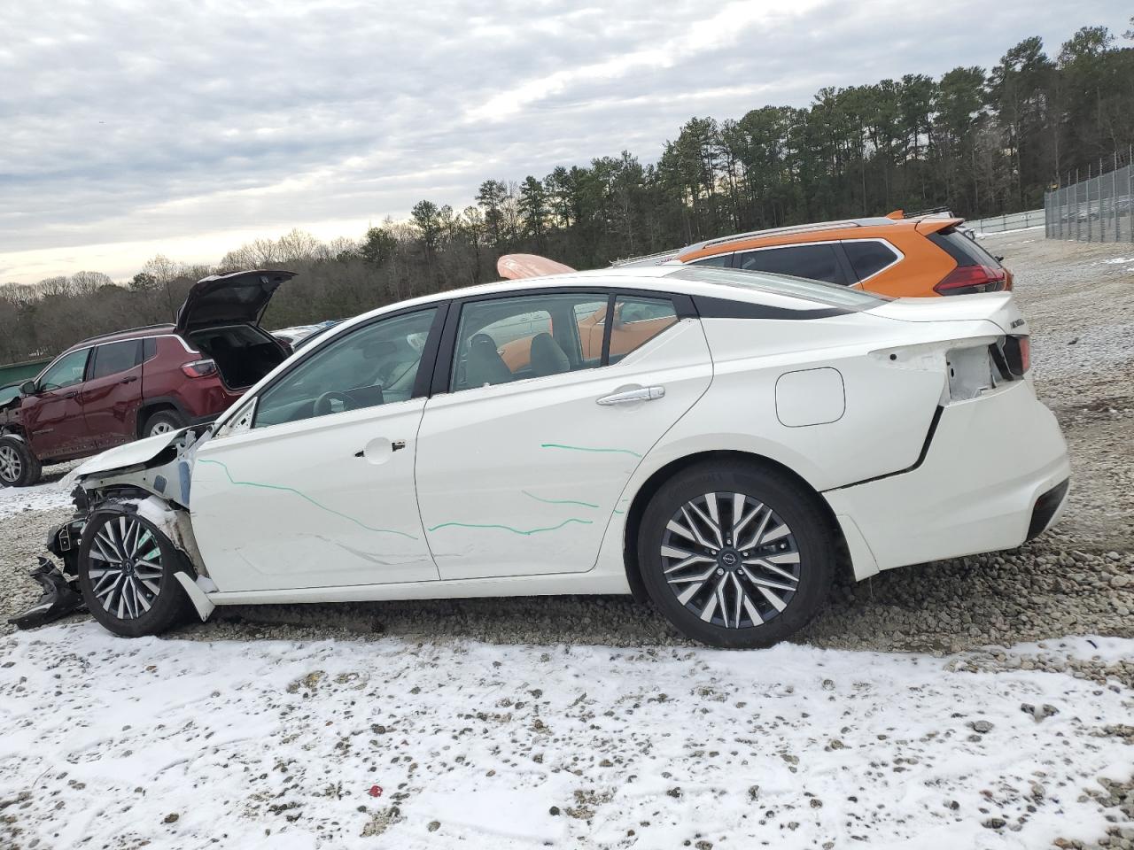 2024 Nissan Altima - Image 2