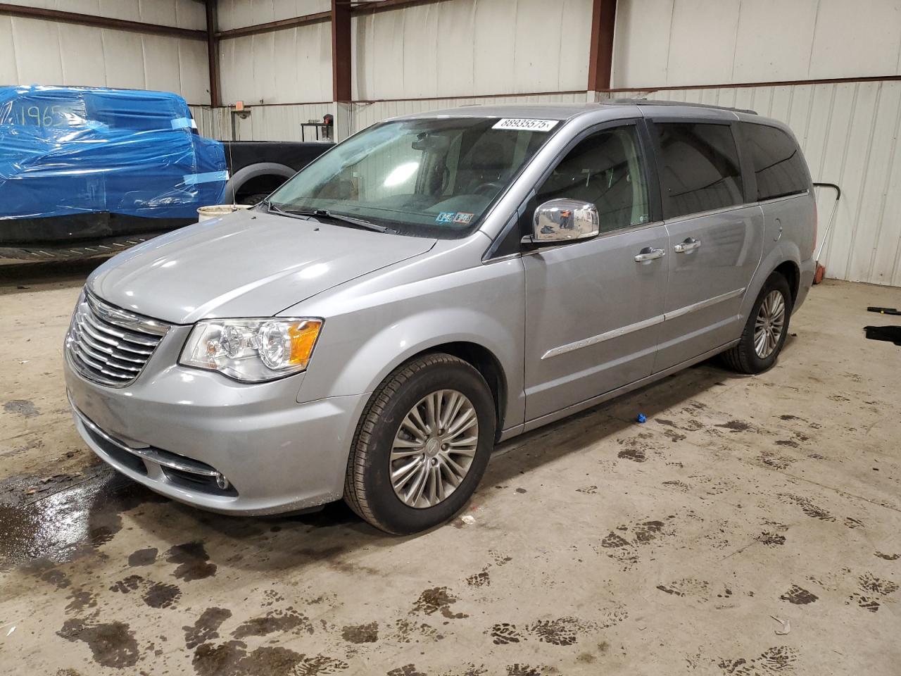 VIN 2C4RC1CG6FR539203 2015 CHRYSLER MINIVAN no.1