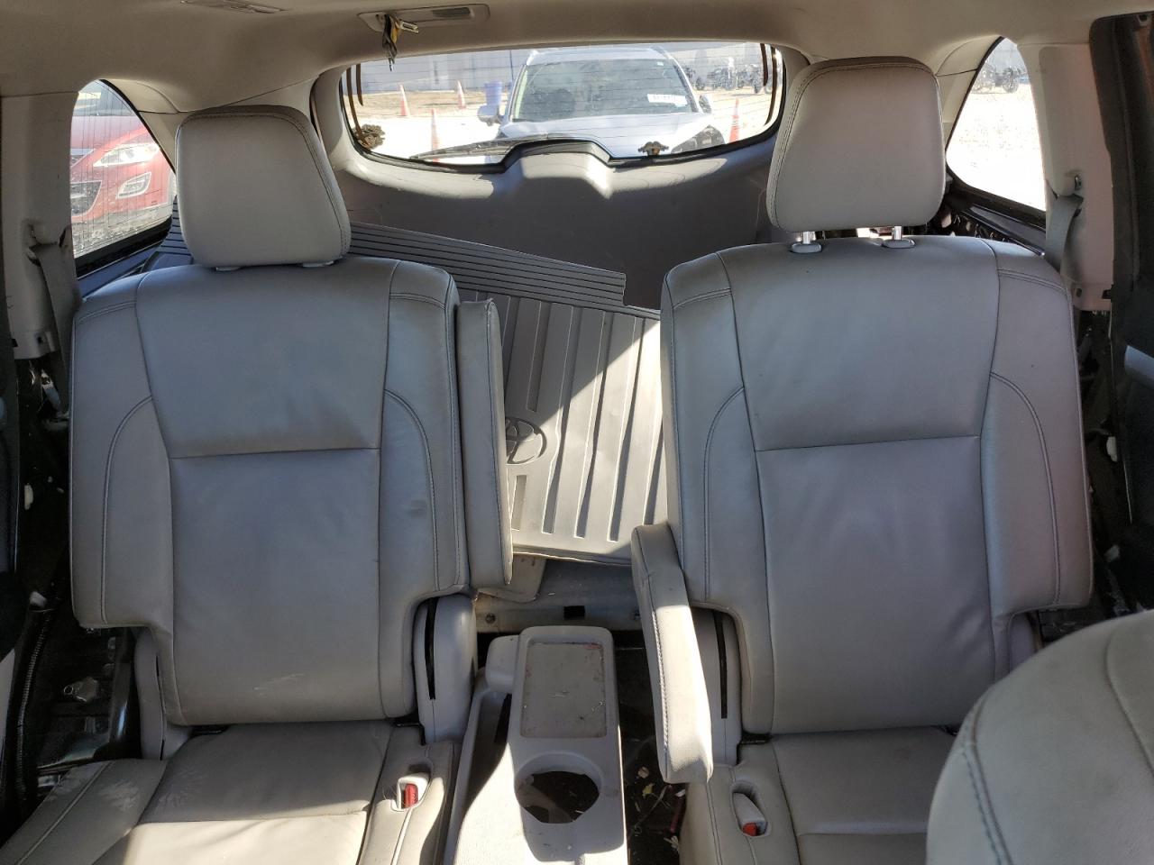 2018 Toyota Highlander - Image 10