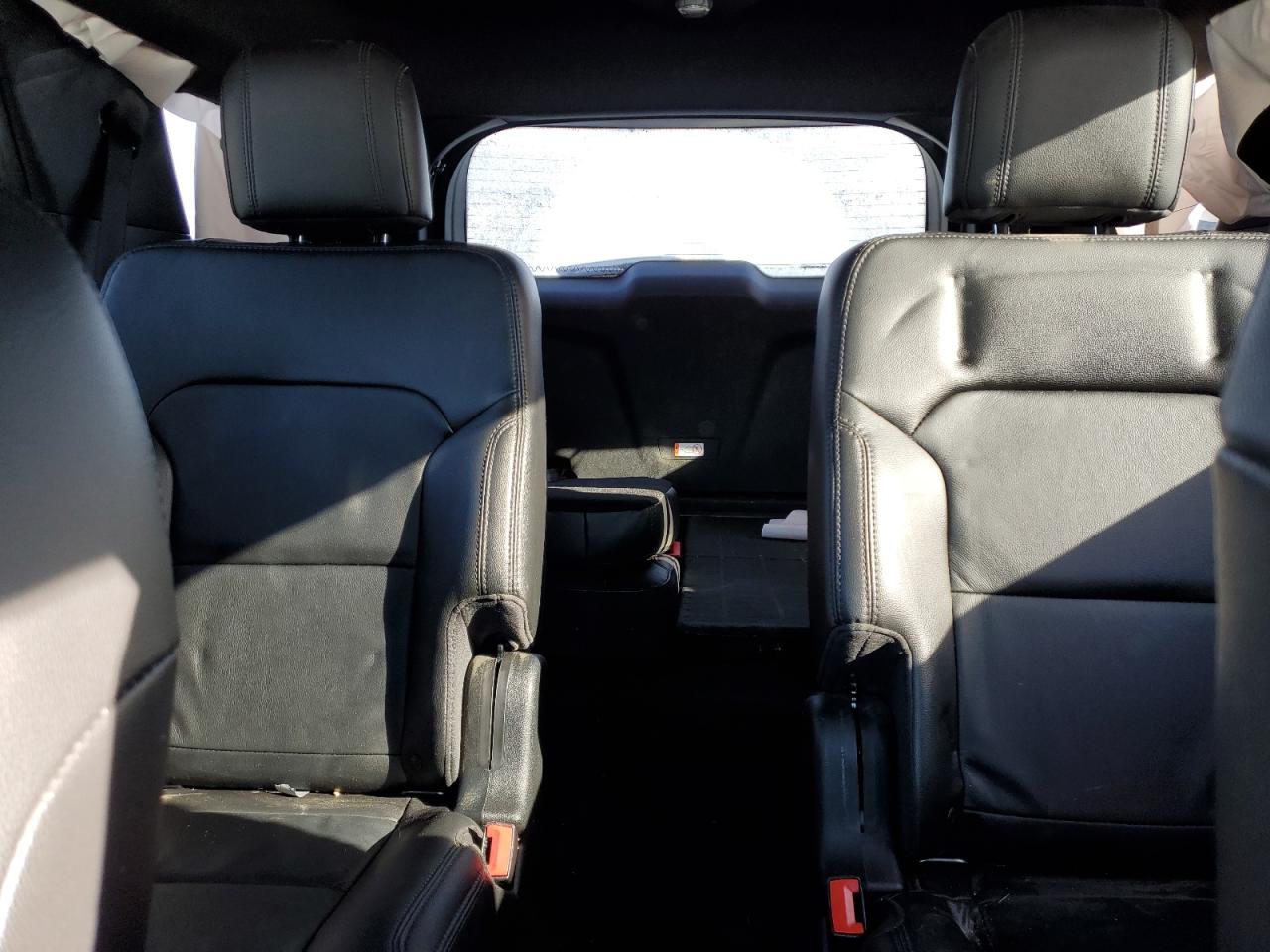 2018 Ford Explorer - Image 10