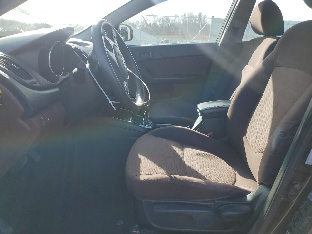 2011 Kia Forte - Image 7