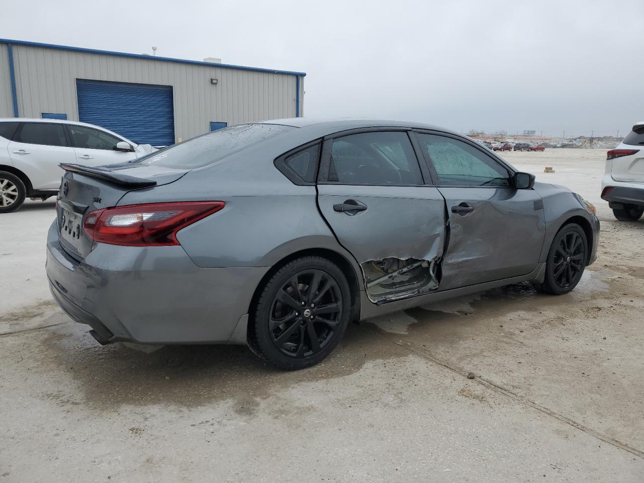 2017 Nissan Altima - Image 3