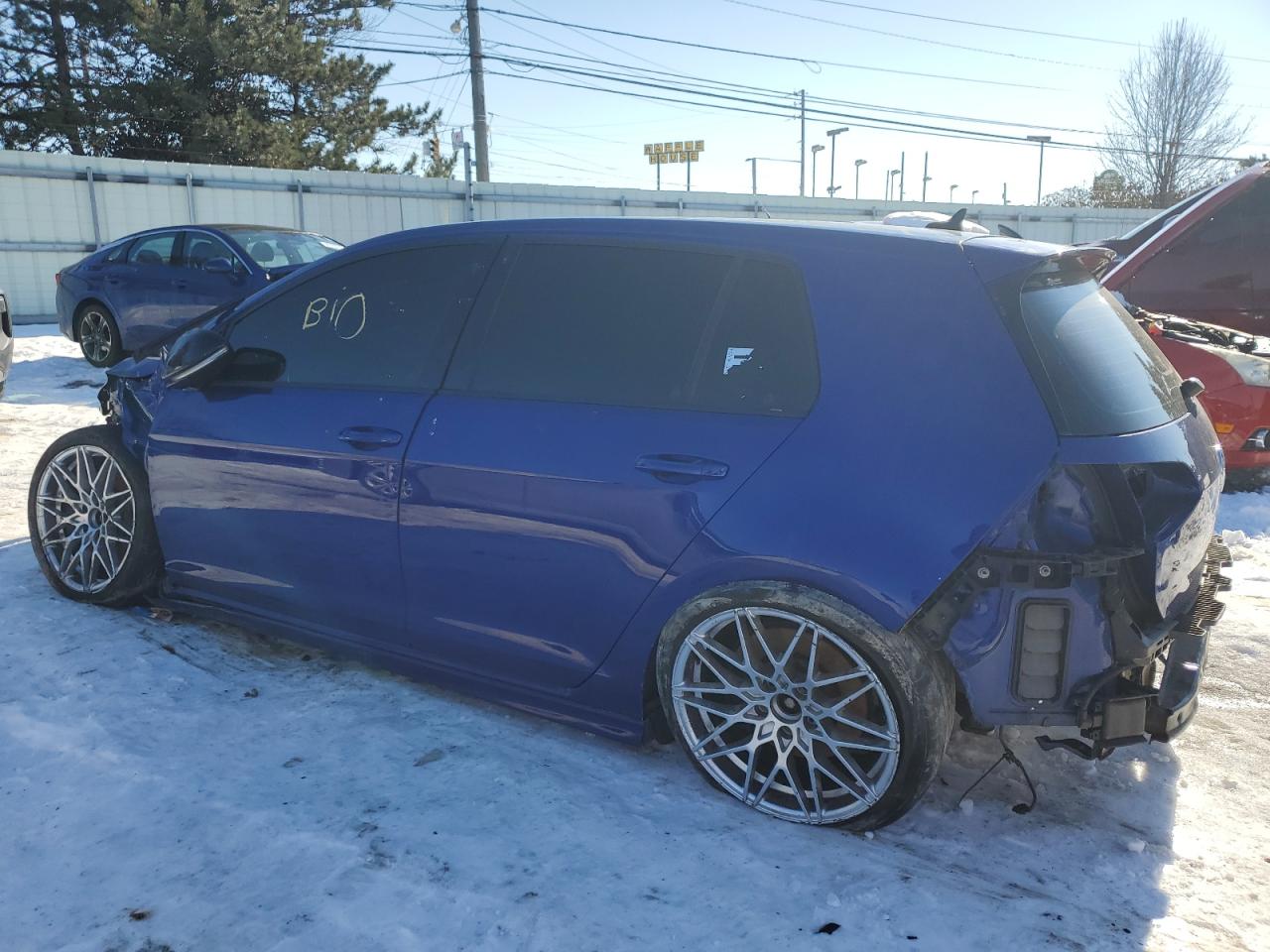 2017 Volkswagen Golf - Image 2