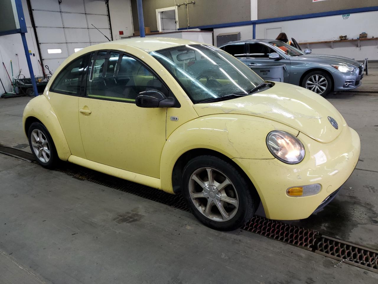 2001 Volkswagen Beetle - Image 4