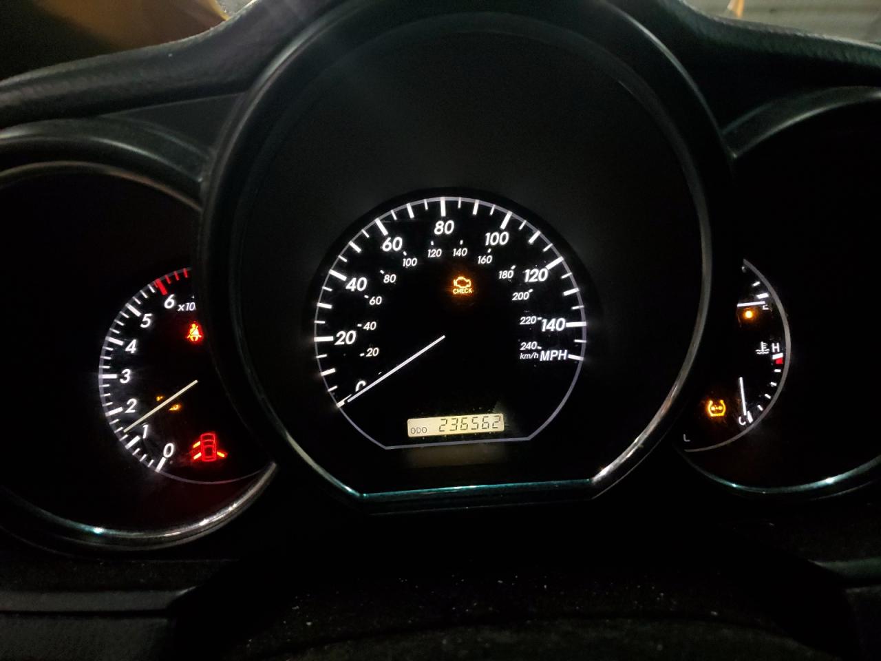 2004 Lexus RX - Image 9