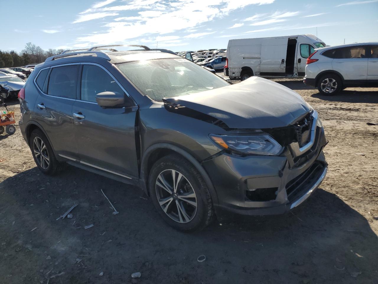 2017 Nissan Rogue - Image 4