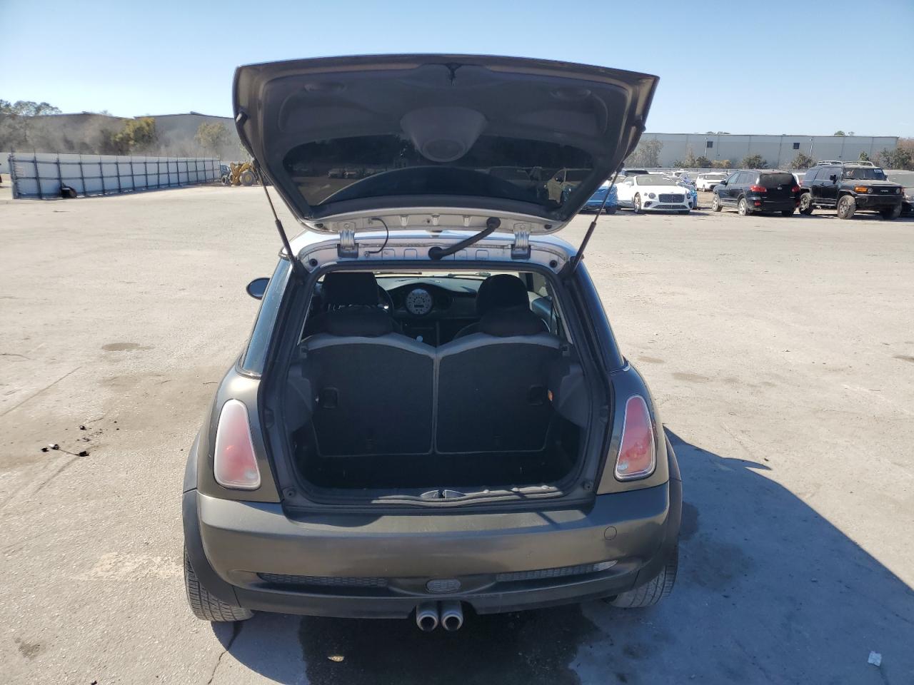 2006 Mini Cooper S VIN: WMWRE33596TJ33149 Lot: 43462805
