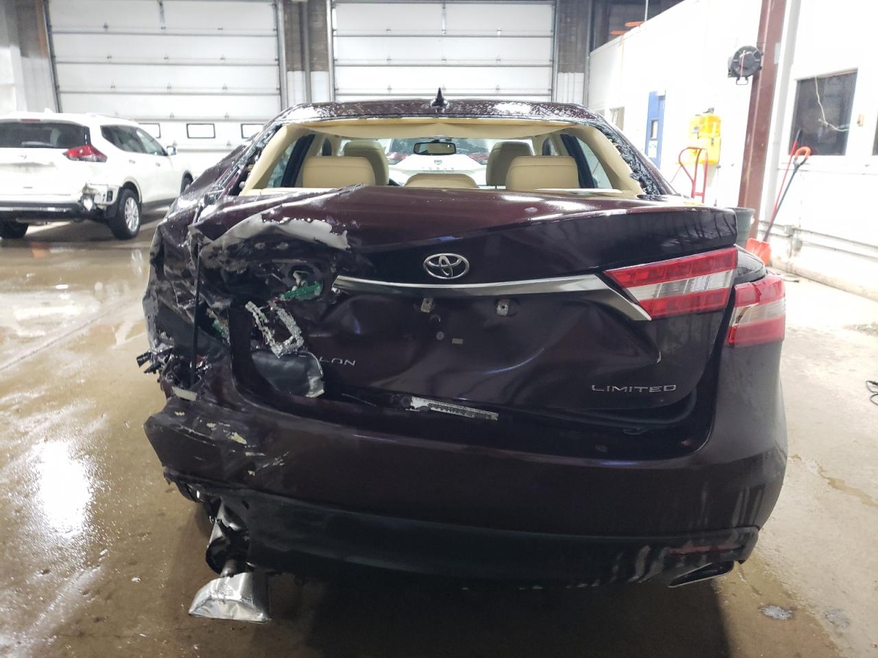 2013 Toyota Avalon - Image 6