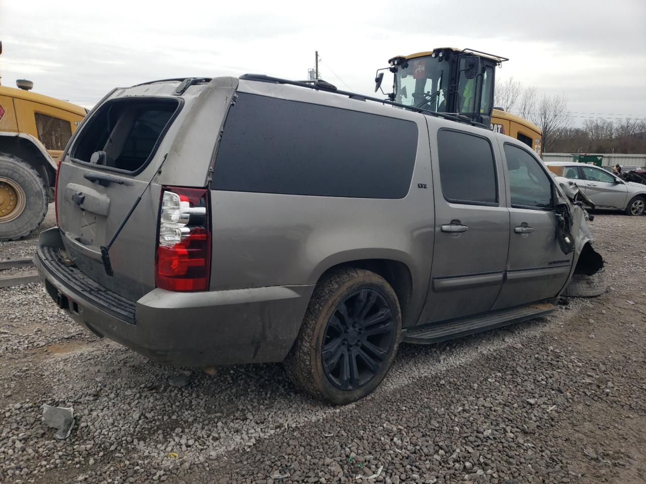 2007 Chevrolet Suburban - Image 3