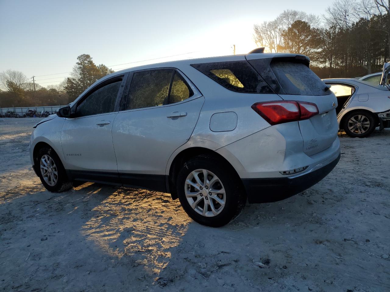 2020 Chevrolet Equinox - Image 2