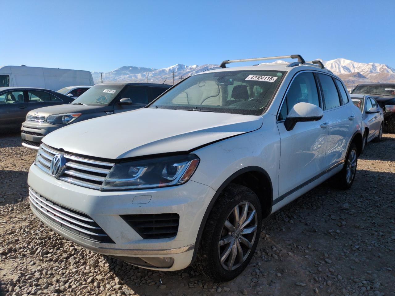 2015 Volkswagen Touareg - Image 1