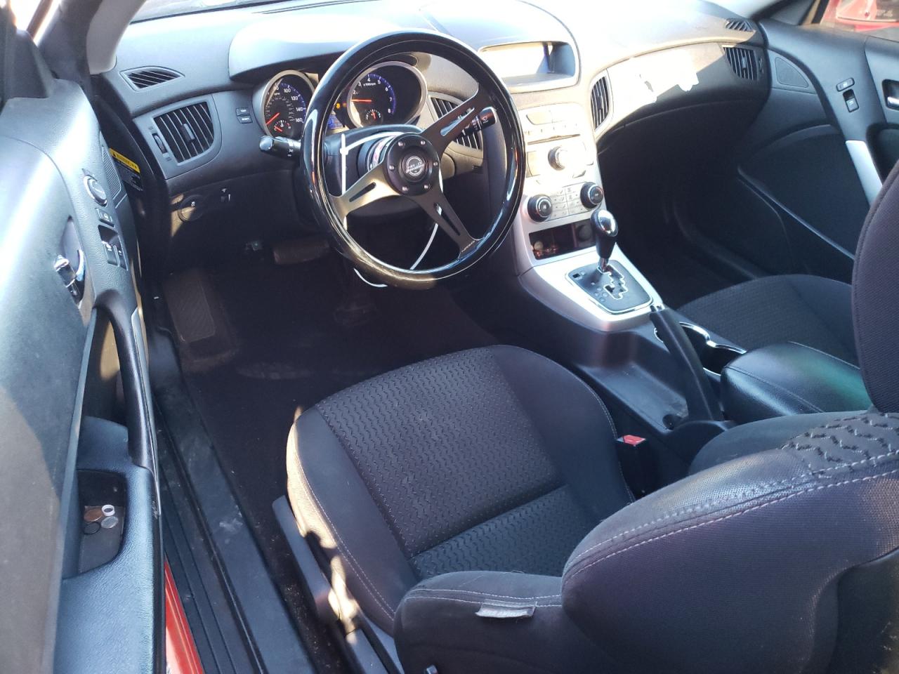 2010 Hyundai Genesis - Image 8