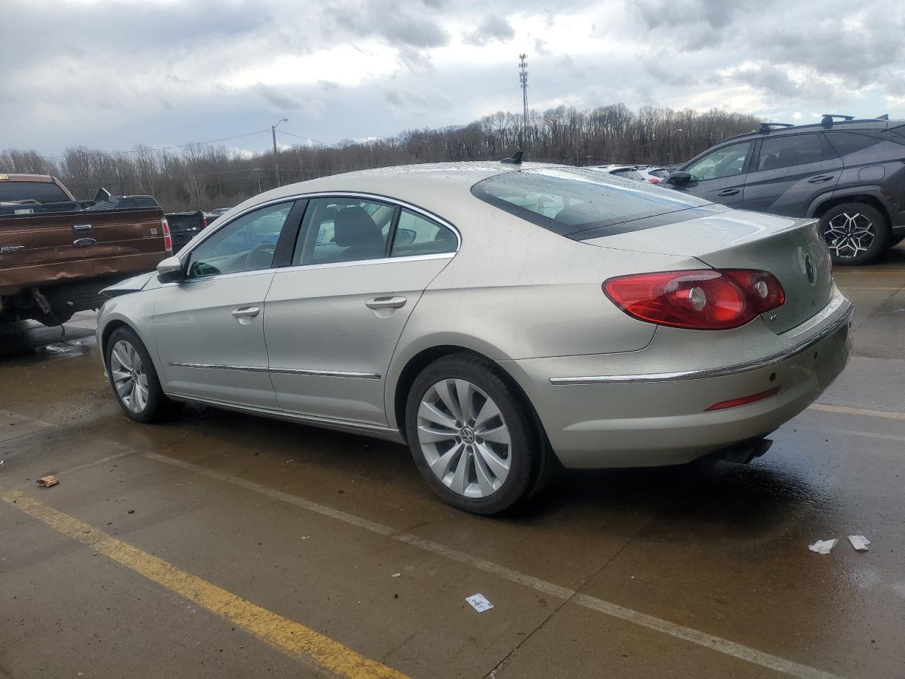2010 Volkswagen Passat CC - Image 2