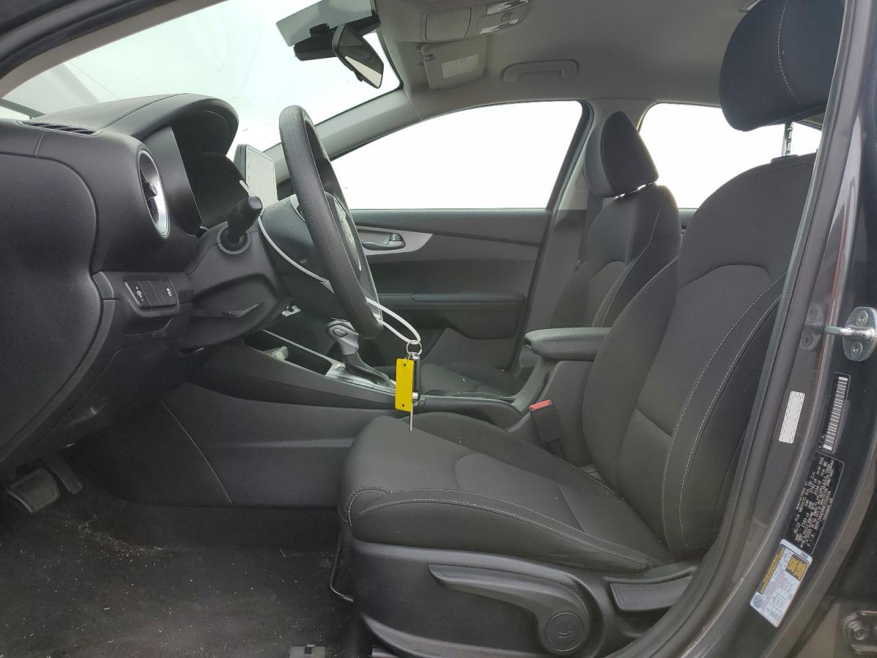 2022 Kia Forte - Image 7