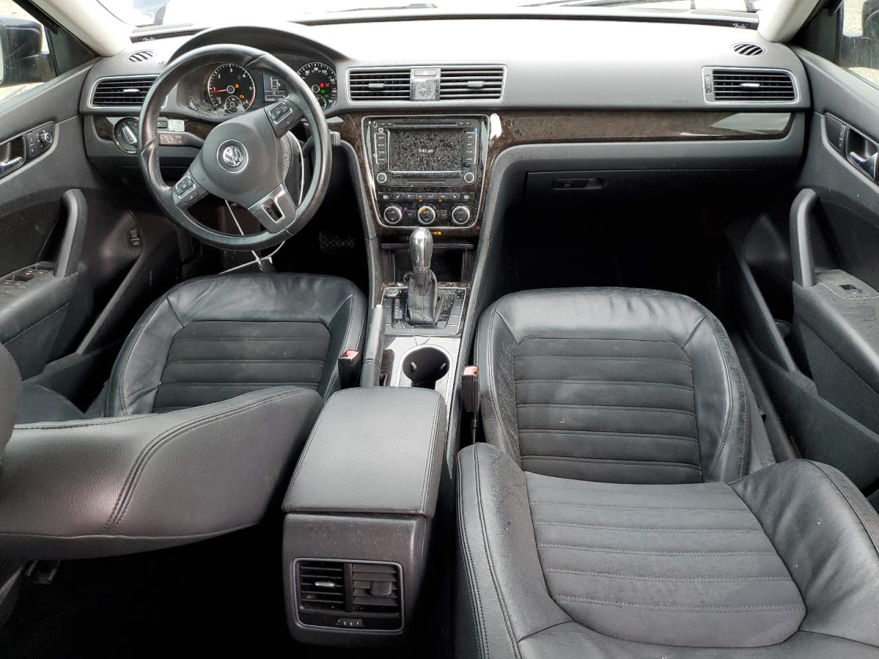 2014 Volkswagen Passat - Image 8