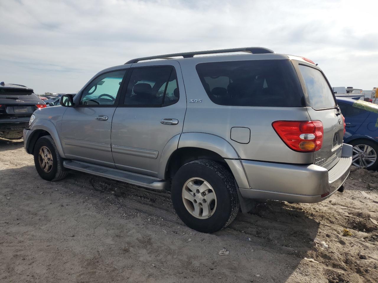 2004 Toyota Sequoia - Image 2
