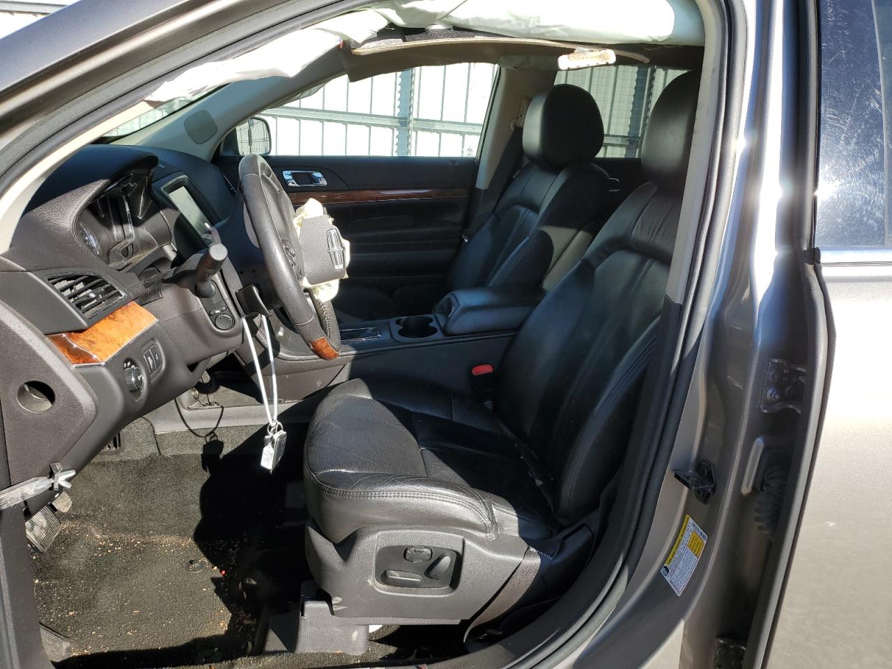 2015 Lincoln MKT - Image 7