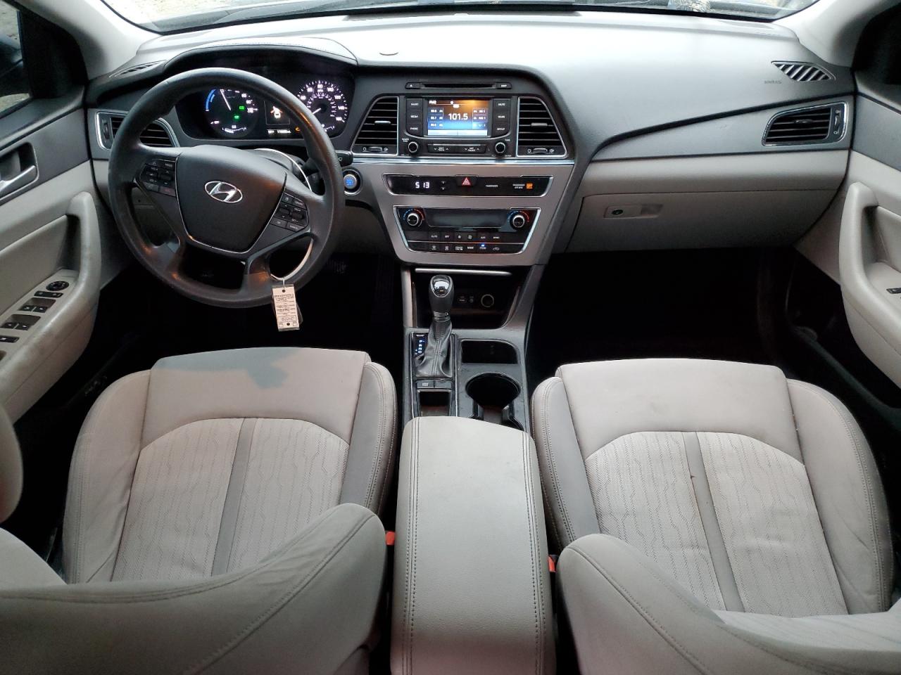 2016 Hyundai Sonata - Image 8