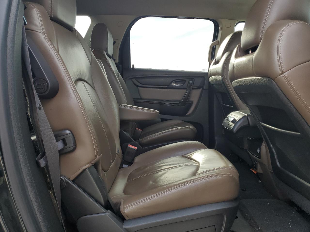 2015 GMC Acadia - Image 11