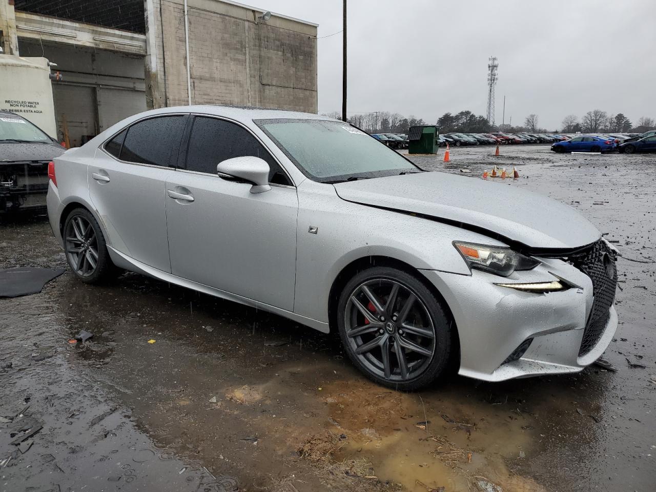 2015 Lexus IS - Image 4