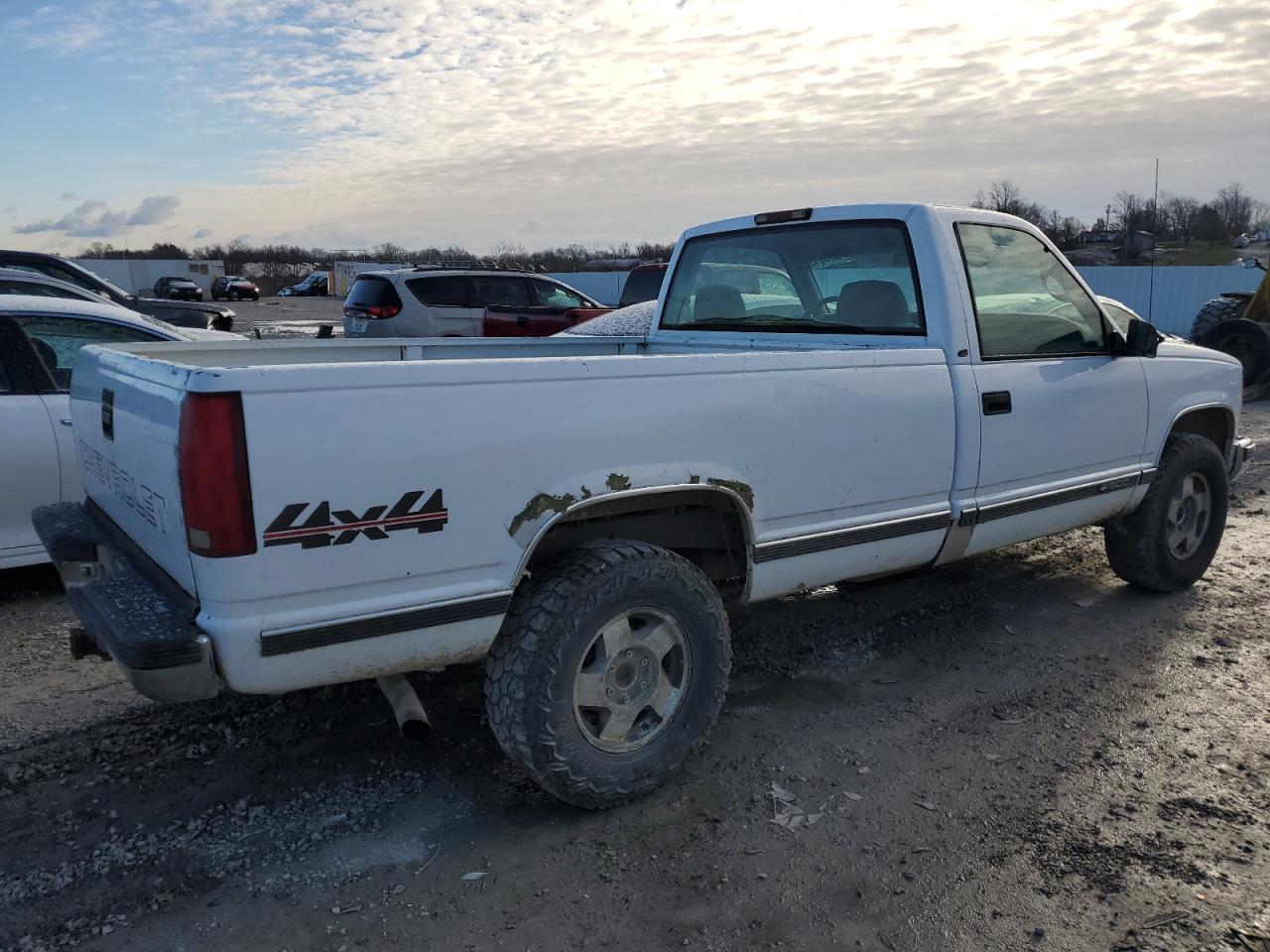 1998 Chevrolet GMT-400 - Image 3