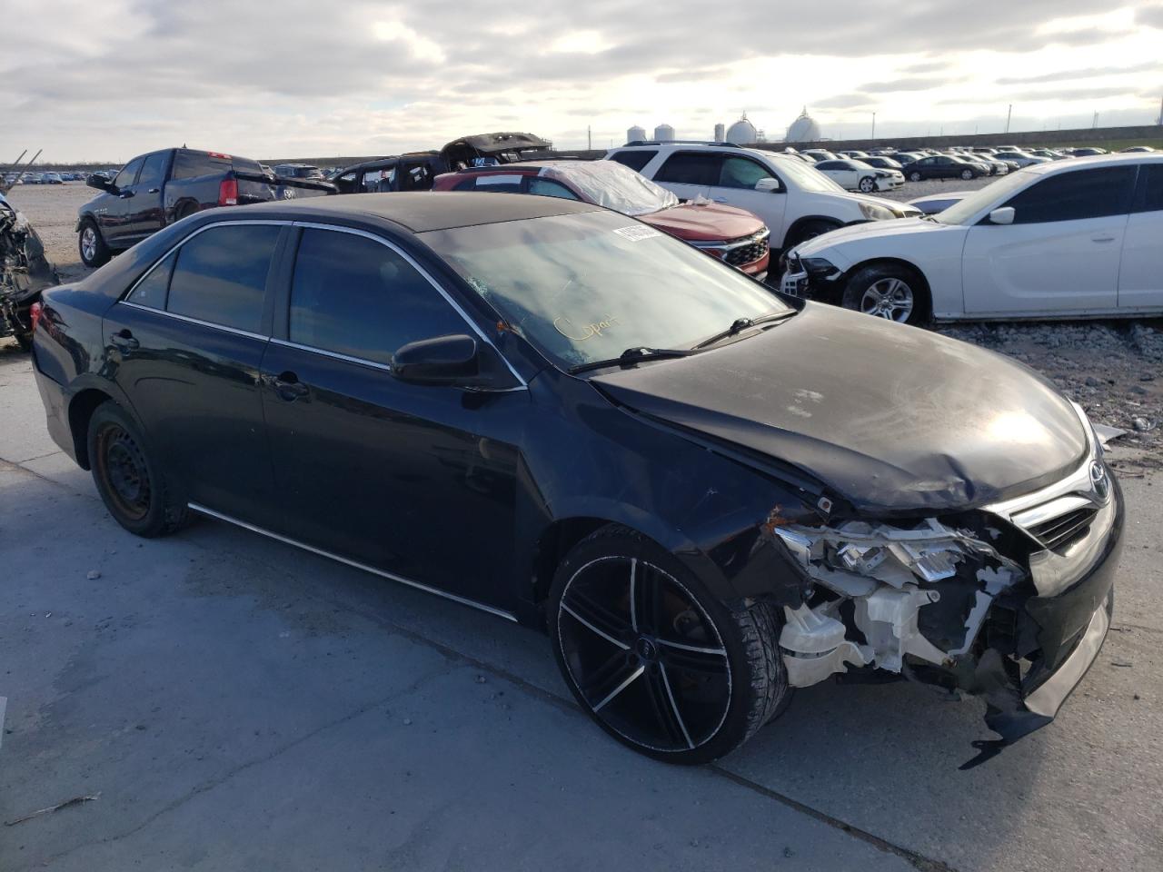 VIN 4T1BF1FK2DU267513 2013 TOYOTA CAMRY no.4