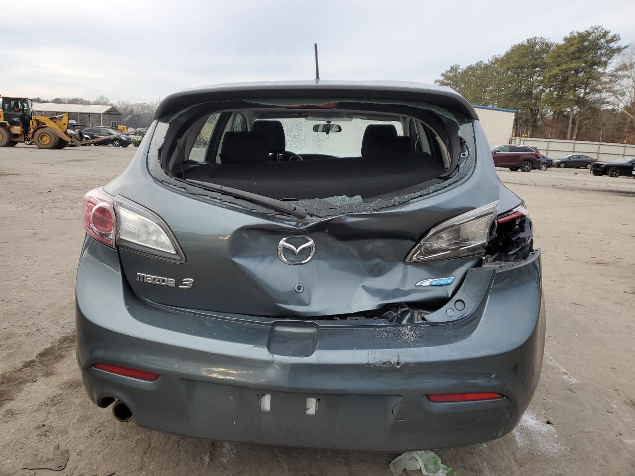 2012 Mazda 3 - Image 6
