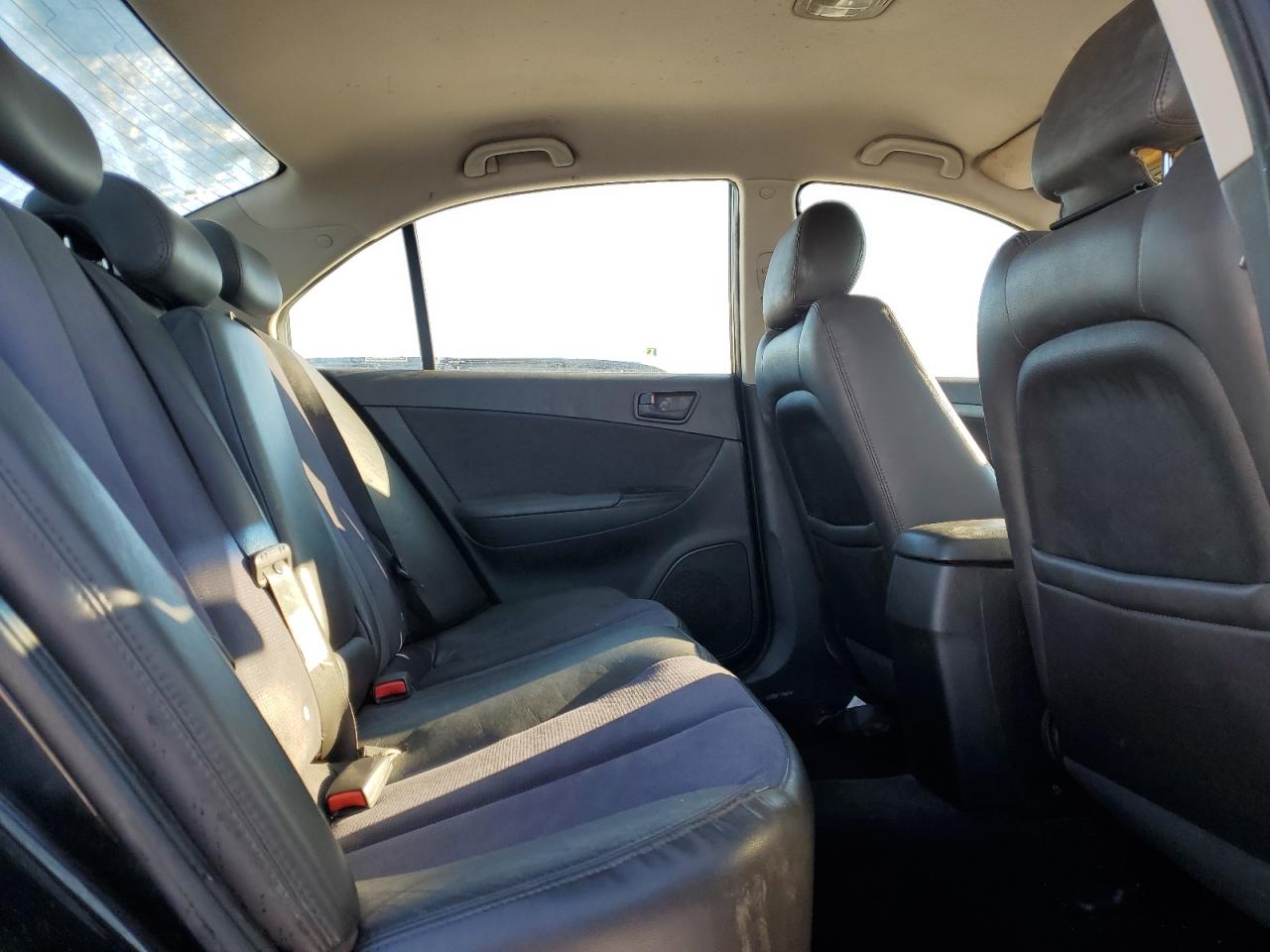 2009 Hyundai Sonata - Image 10
