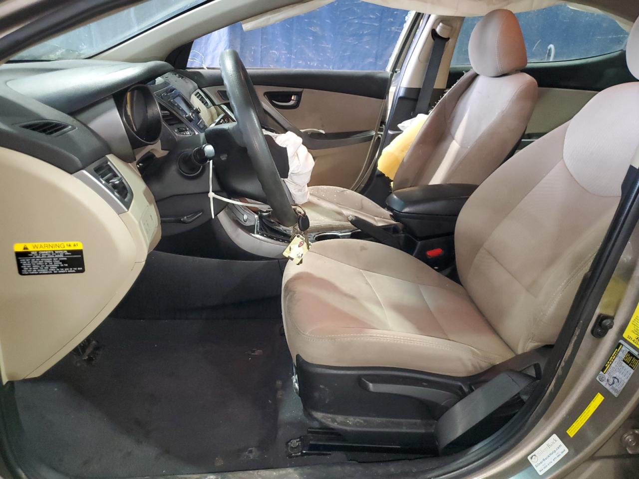 2016 Hyundai Elantra - Image 7